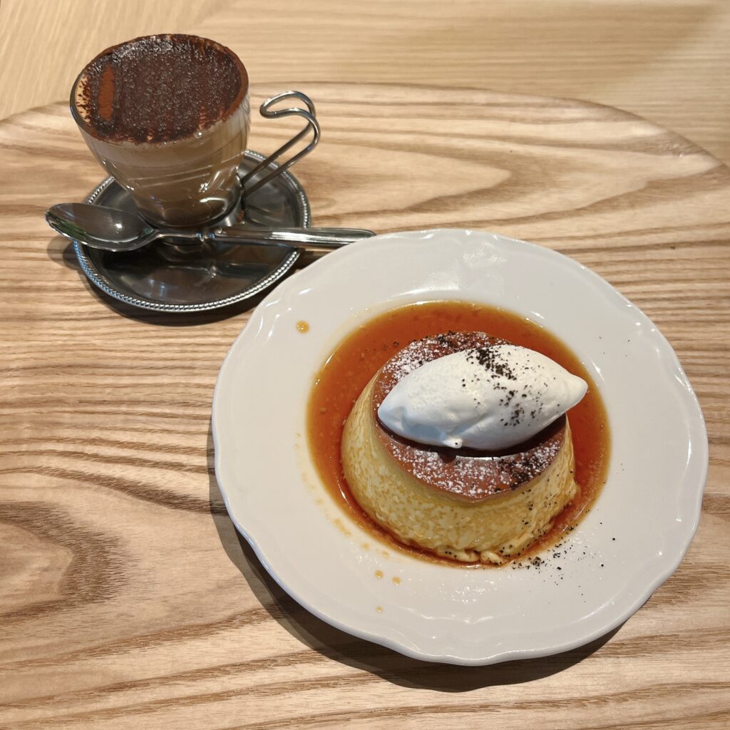 コーヒードリンクとプリン